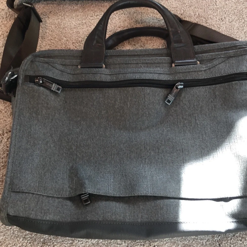 Tumi slim deluxe